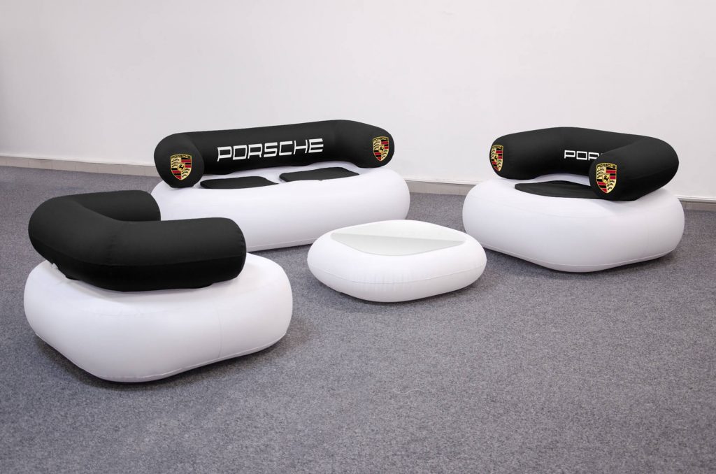 CHILLOUT Set di poltrona gonfiabile, divano gonfiabile e tavolo gonfiabile AXION Chillout