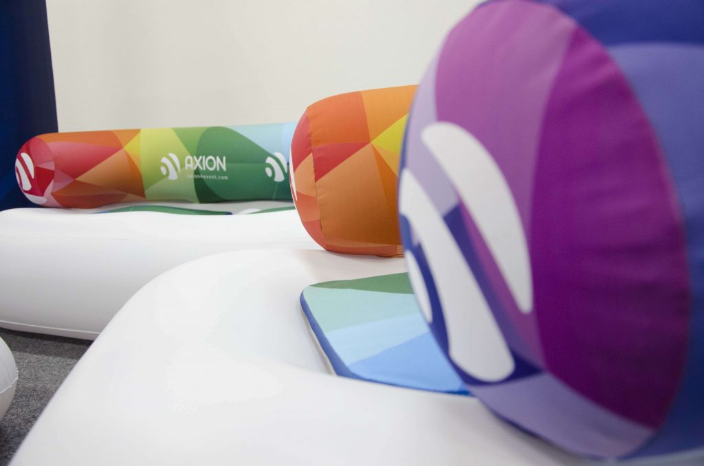 CHILLOUT Dettagli divano gonfiabile personalizzato Axion Chillout