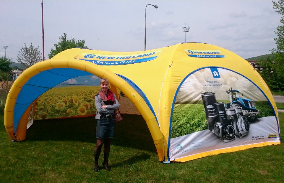 Tenda esagonale gonfiabile senza compressore – Axion Hexa 44 cliente New Holland Tenda esagonale gonfiabile senza compressore - Axion Hexa 44 cliente New Holland