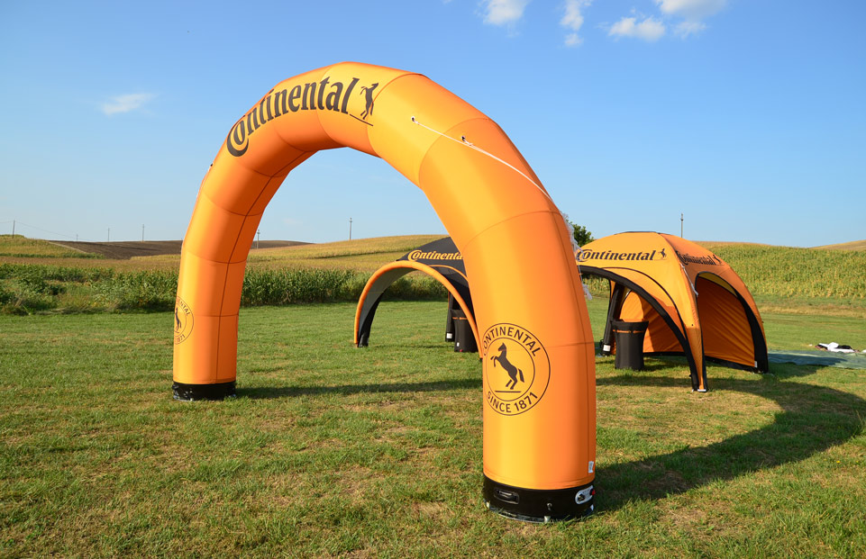 Arco gonfiabile professionale rotondo senza compressore AXION ARR 600-80 cliente Continental Arco gonfiabile professionale rotondo senza compressore AXION ARR 600-80 cliente Continental
